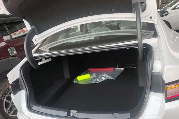Used BYD Seal 05 DM-i 2026 DM-i 128KM Luxury Edition Trunk