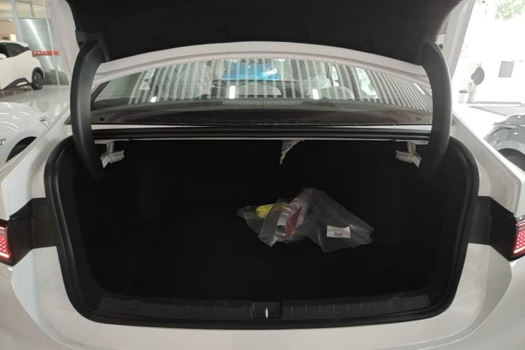 Used BYD Seal 05 DM-i 2026 DM-i 128KM Luxury Edition Trunk