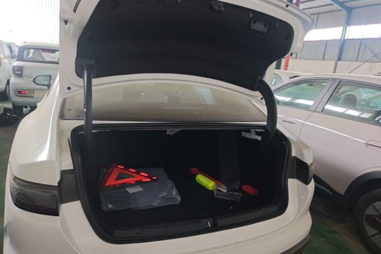 Used BYD Seal 05 DM-i 2026 DM-i 128KM Luxury Edition Trunk