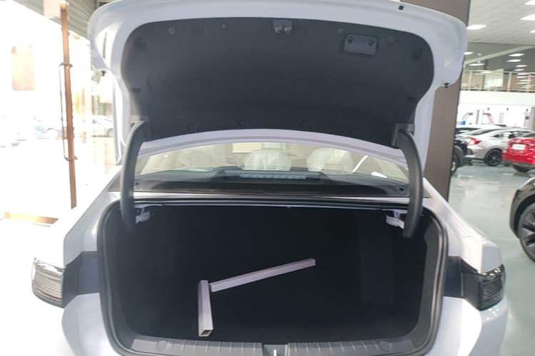 Used BYD Seal 05 DM-i 2026 DM-i 128KM Luxury Edition Trunk