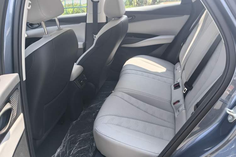 Used BYD Seal 06 DM-i Touring 2025 DM-i 80KM Prestigious Edition Interior 2