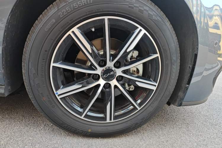 Used BYD Seal 06 DM-i Touring 2025 Model DM-i 150KM Deluxe Right Front Wheel Hub