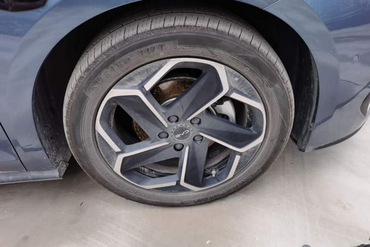 Used BYD Seal 06 DM-i Touring 2025 DM-i Touring High-End Model Right Front Wheel Hub