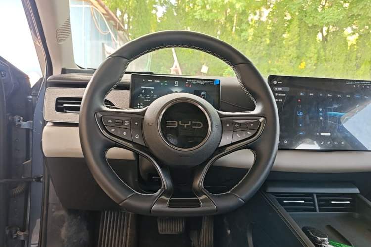 Used BYD Seal 06 DM-i Touring 2025 DM-i 80KM Prestigious Edition Steering Wheel