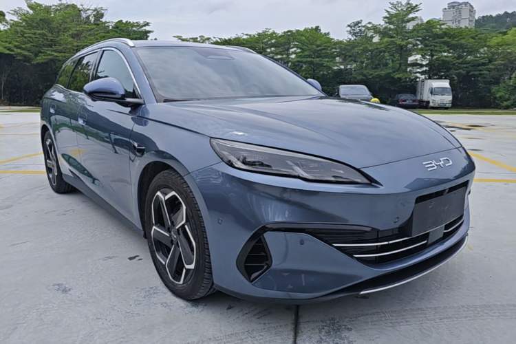 Used BYD Seal 06 DM-i Touring 2025 DM-i Touring High-End Model Front Right 45 Deg