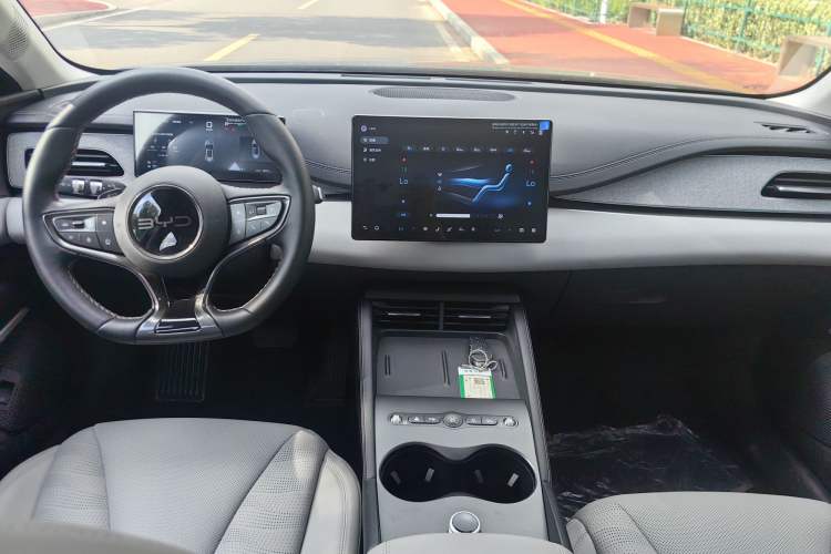 Used BYD Seal 06 DM-i Touring 2025 DM-i 80KM Prestigious Edition Interior 2