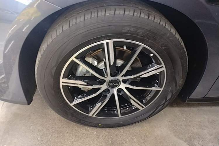 Used BYD Seal 06 DM-i Touring 2025 Model DM-i 150KM Deluxe Left Front Wheel Hub