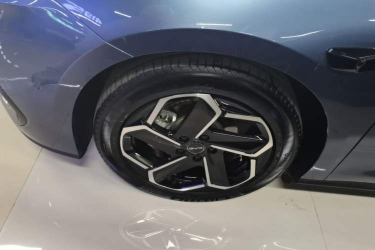 Used BYD Seal 06 DM-i Touring 2025 DM-i Touring High-End Model Left Front Wheel Hub