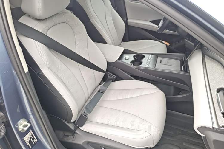 Used BYD Seal 06 DM-i Touring 2025 DM-i Touring High-End Model Right Front Seat