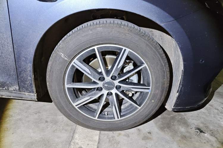 Used BYD Seal 06 DM-i Touring 2025 Model DM-i 150KM Deluxe Right Front Wheel Hub
