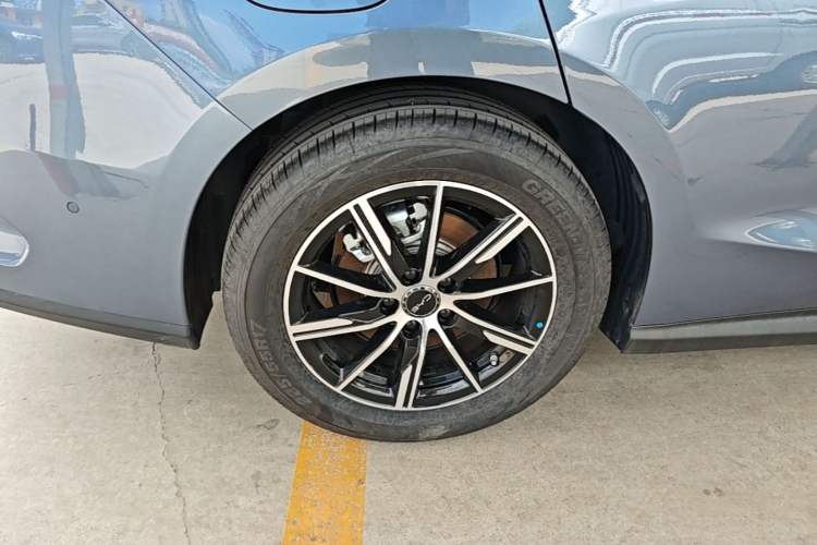 Used BYD Seal 06 DM-i Touring 2025 DM-i 80KM Prestigious Edition Right Rear Wheel Hub
