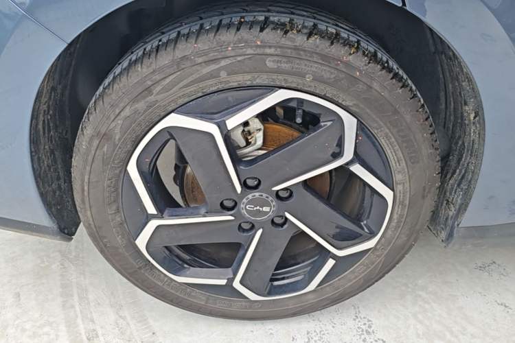 Used BYD Seal 06 DM-i Touring 2025 DM-i Touring High-End Model Right Rear Wheel Hub
