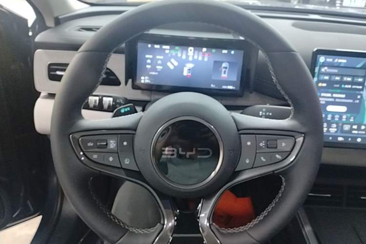 Used BYD Seal 06 DM-i Touring 2025 Model DM-i 150KM Deluxe Steering Wheel
