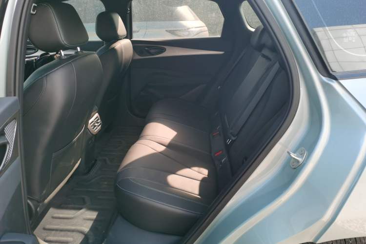 Used BYD Seal 06 DM-i Touring 2025 DM-i Touring High-End Model Interior 4