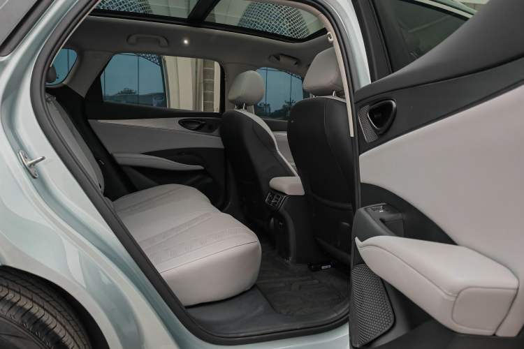 Used BYD Seal 06 DM-i Touring 2025 DM-i Touring High-End Model Interior 4