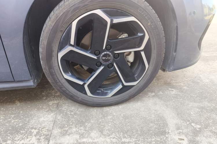 Used BYD Seal 06 DM-i Touring 2025 DM-i Touring High-End Model Right Front Wheel Hub