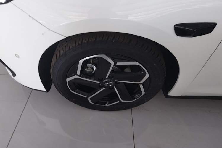 Used BYD Seal 06 DM-i Touring 2025 DM-i Touring High-End Model Exterior 4