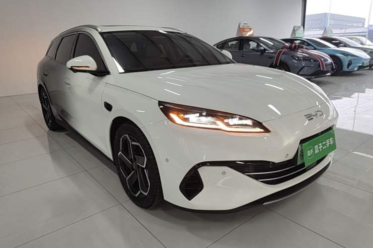 Used BYD Seal 06 DM-i Touring 2025 DM-i Touring High-End Model Front Right 45 Deg