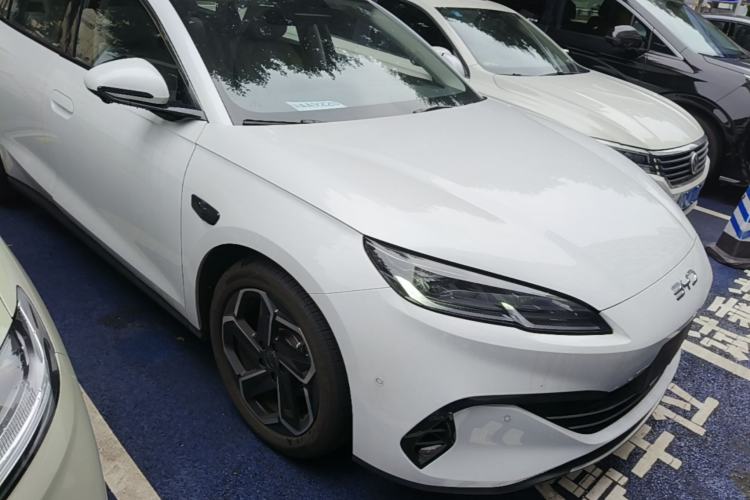 Used BYD Seal 06 DM-i Touring 2025 DM-i 80KM Prestigious Edition Front Right 45 Deg
