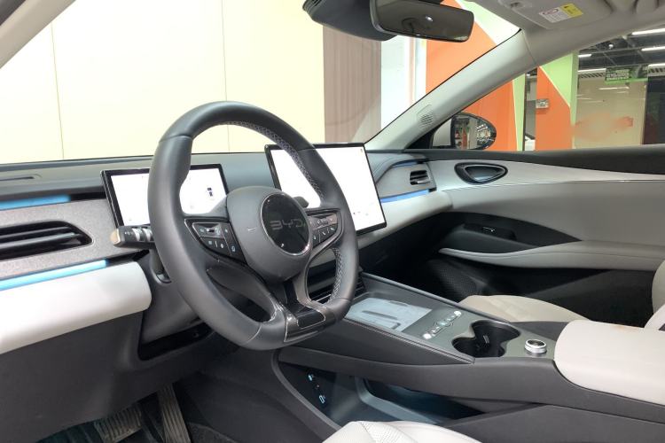 Used BYD Seal 06 DM-i Touring 2025 DM-i Touring High-End Model Interior 1