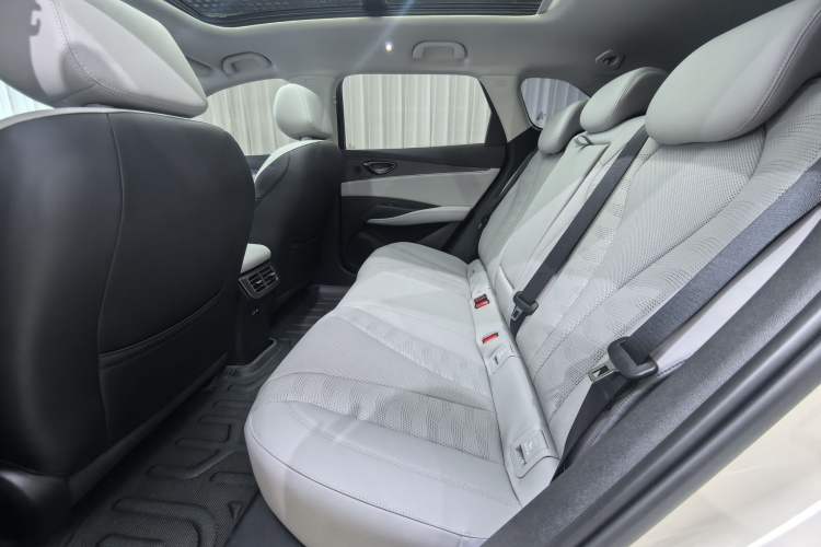 Used BYD Seal 06 DM-i Touring 2025 Model DM-i 150KM Deluxe Interior 2