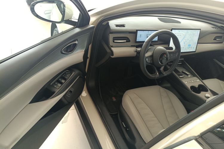 Used BYD Seal 06 DM-i Touring 2025 DM-i Touring High-End Model Interior 3