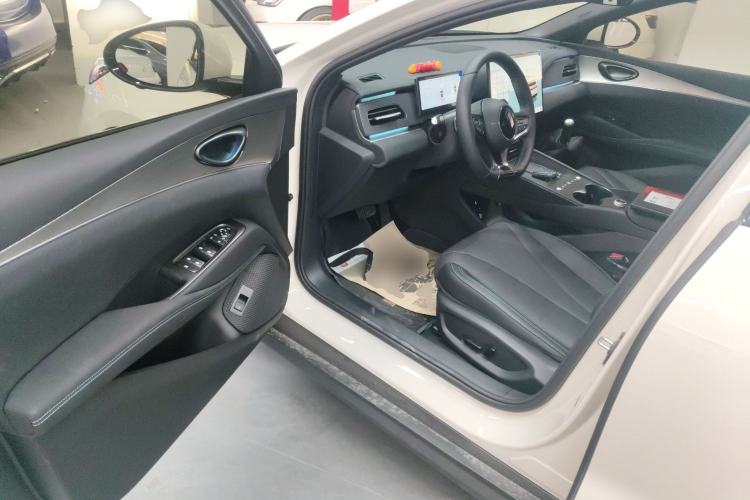 Used BYD Seal 06 DM-i Touring 2025 DM-i Touring High-End Model Interior 3