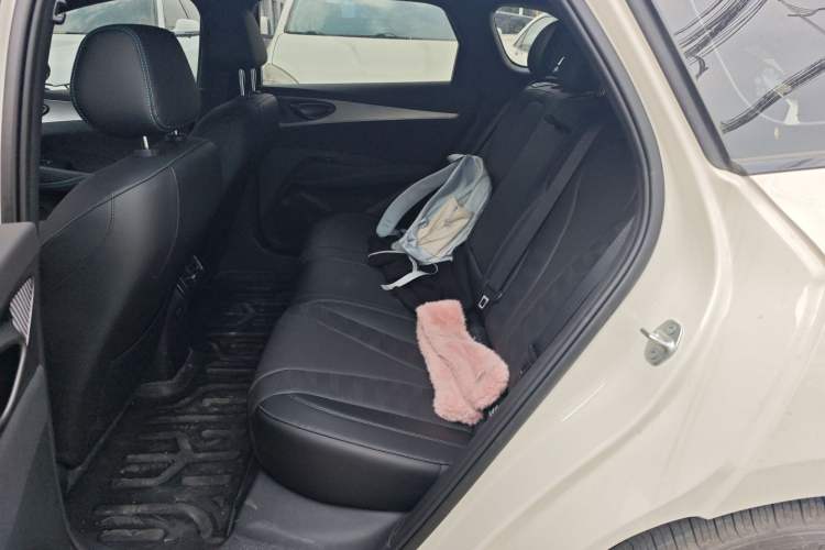 Used BYD Seal 06 DM-i Touring 2025 DM-i Touring High-End Model Interior 4