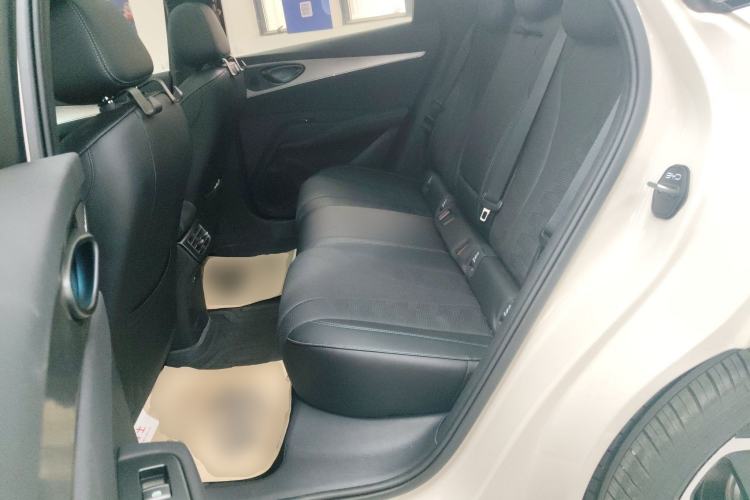 Used BYD Seal 06 DM-i Touring 2025 DM-i Touring High-End Model Interior 4