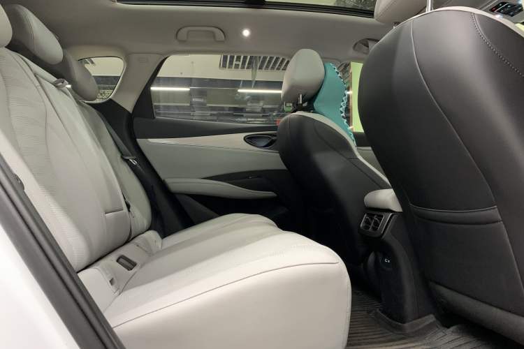 Used BYD Seal 06 DM-i Touring 2025 DM-i Touring High-End Model Interior 6