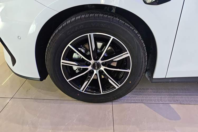 Used BYD Seal 06 DM-i Touring 2025 Model DM-i 150KM Deluxe Left Front Wheel Hub
