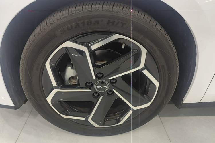 Used BYD Seal 06 DM-i Touring 2025 DM-i Touring High-End Model Left Front Wheel Hub
