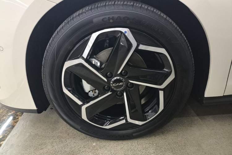 Used BYD Seal 06 DM-i Touring 2025 DM-i Touring High-End Model Left Front Wheel Hub