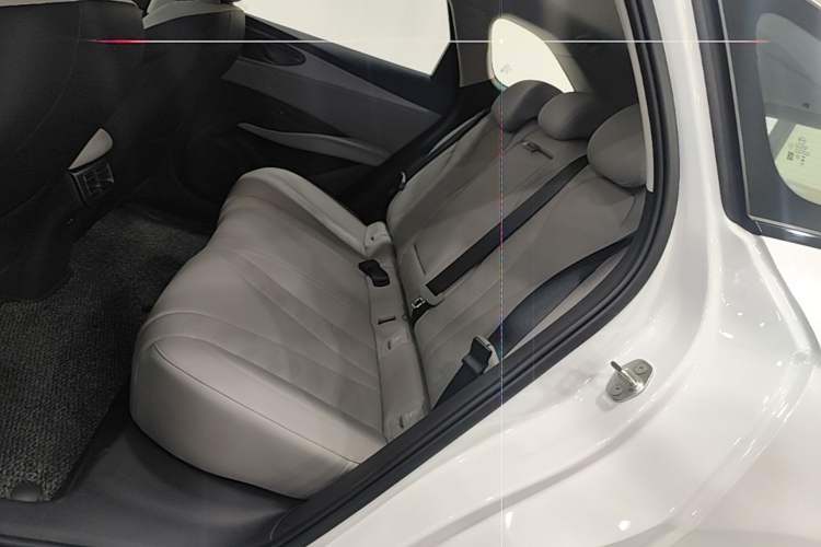 Used BYD Seal 06 DM-i Touring 2025 DM-i Touring High-End Model Left Rear Seat