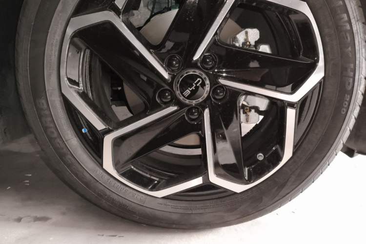 Used BYD Seal 06 DM-i Touring 2025 DM-i Touring High-End Model Right Front Wheel Hub