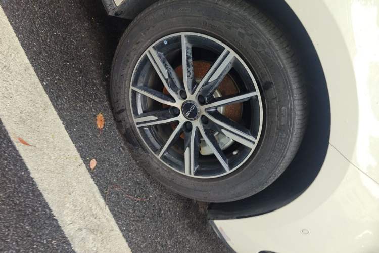 Used BYD Seal 06 DM-i Touring 2025 Model DM-i 150KM Deluxe Right Front Wheel Hub