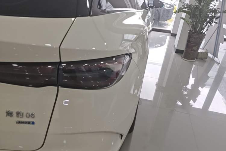 Used BYD Seal 06 DM-i Touring 2025 DM-i 80KM Prestigious Edition Right Rear Taillight
