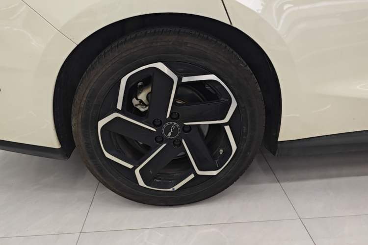 Used BYD Seal 06 DM-i Touring 2025 DM-i Touring High-End Model Right Rear Wheel Hub