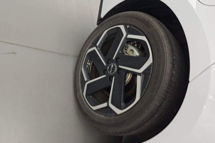 Used BYD Seal 06 DM-i Touring 2025 DM-i Touring High-End Model Right Rear Wheel Hub