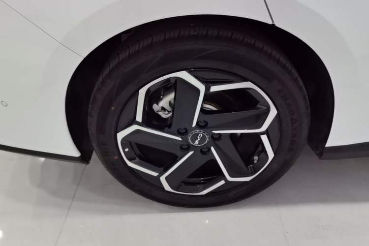 Used BYD Seal 06 DM-i Touring 2025 DM-i Touring High-End Model Right Rear Wheel Hub