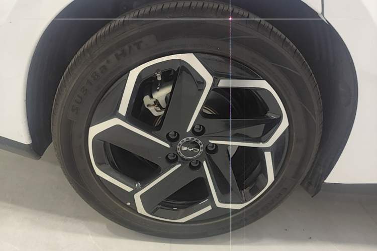 Used BYD Seal 06 DM-i Touring 2025 DM-i Touring High-End Model Right Rear Wheel Hub