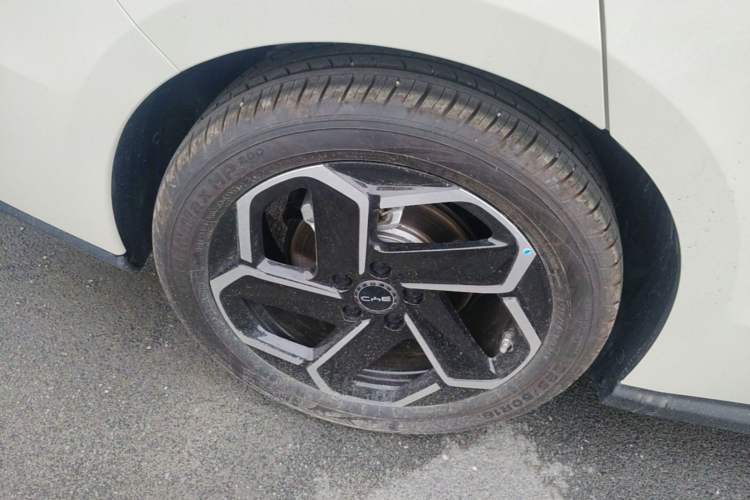 Used BYD Seal 06 DM-i Touring 2025 DM-i Touring High-End Model Right Rear Wheel Hub