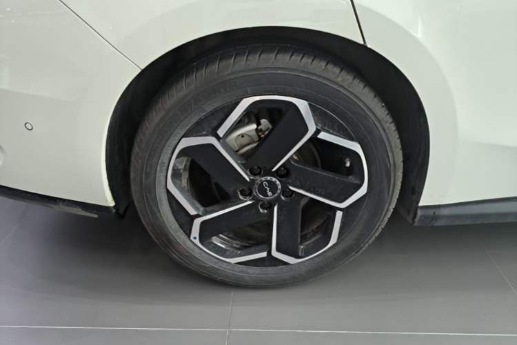 Used BYD Seal 06 DM-i Touring 2025 DM-i Touring High-End Model Right Rear Wheel Hub