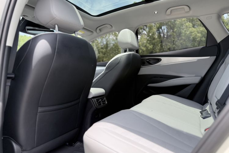 Used BYD Seal 06 DM-i Touring 2025 DM-i Touring High-End Model Interior 5