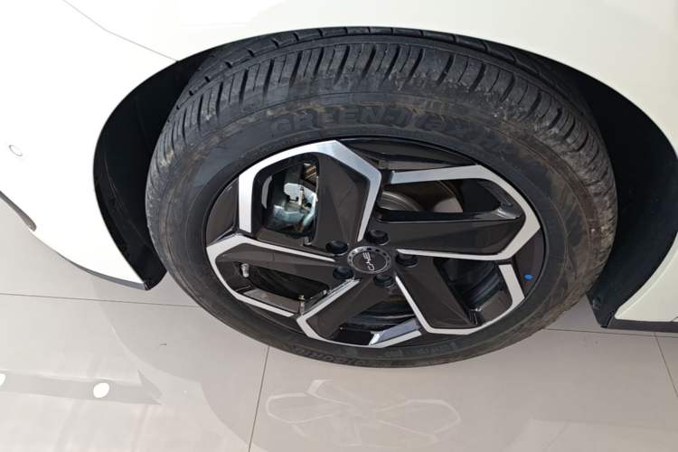 Used BYD Seal 06 DM-i Touring 2025 DM-i Touring High-End Model Left Front Wheel Hub