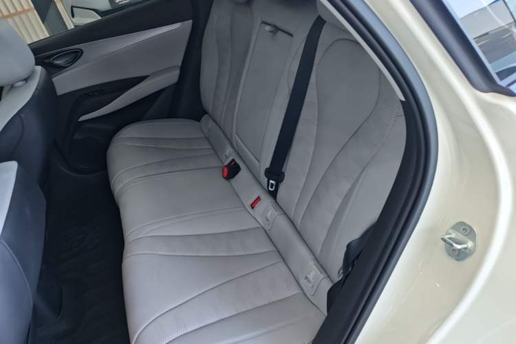 Used BYD Seal 06 DM-i Touring 2025 DM-i Touring High-End Model Left Rear Seat