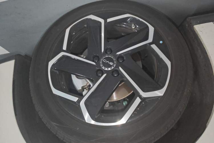 Used BYD Seal 06 DM-i Touring 2025 DM-i Touring High-End Model Right Front Wheel Hub