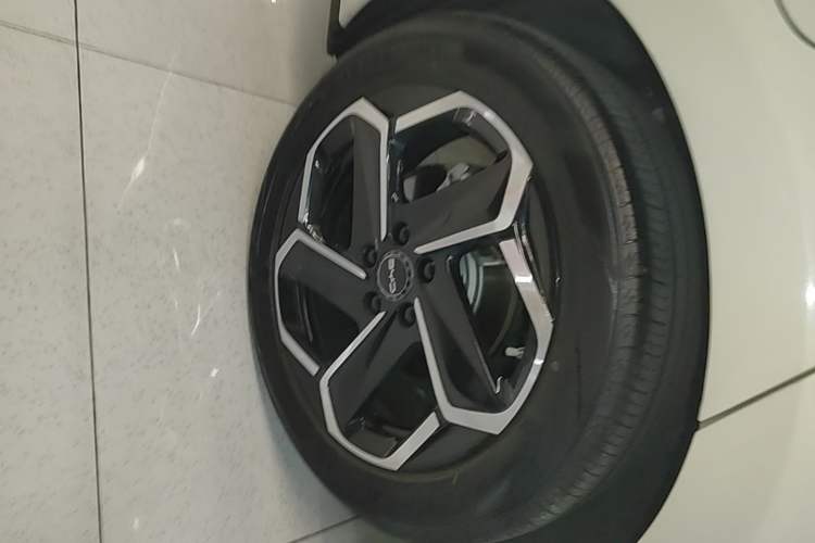 Used BYD Seal 06 DM-i Touring 2025 DM-i Touring High-End Model Right Rear Wheel Hub