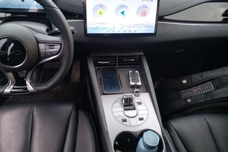 Used BYD Seal 06 New Energy 2024 DM-i 120KM Luxury Model Gear Lever