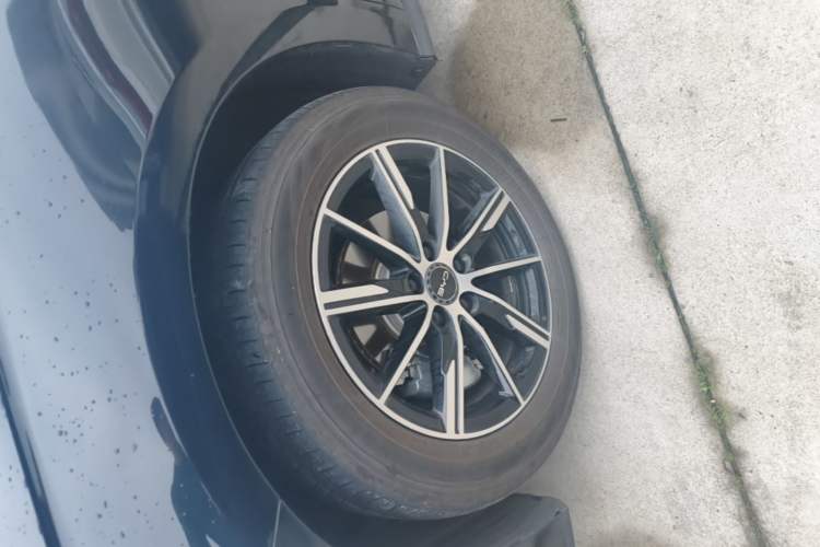 Used BYD Seal 06 New Energy 2024 DM-i 80KM Prestige Model Left Front Wheel Hub